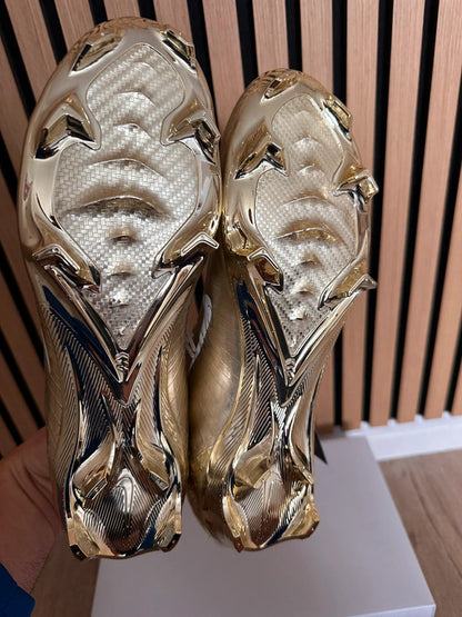 Crampons CR7 or édition limitée